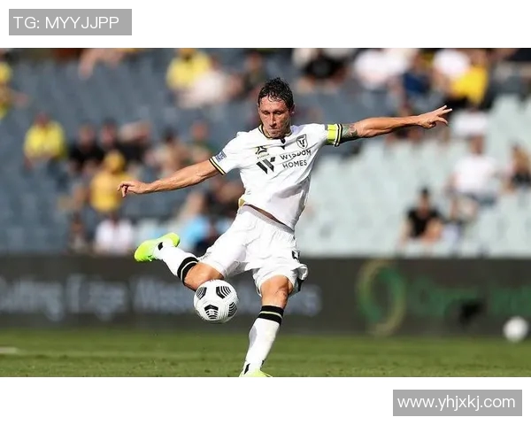 保尼白鹰与黑镇市的激烈对决揭示足球战术的博弈与精彩瞬间